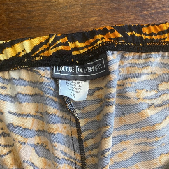 Pin Up Girl Clothing Tiger Print Leggings - Picture 3 of 4